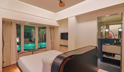Kingfisher - Deluxe Room with Pool View
