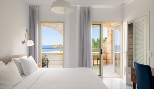 Grand Suite with Jacuzzi and Sauna