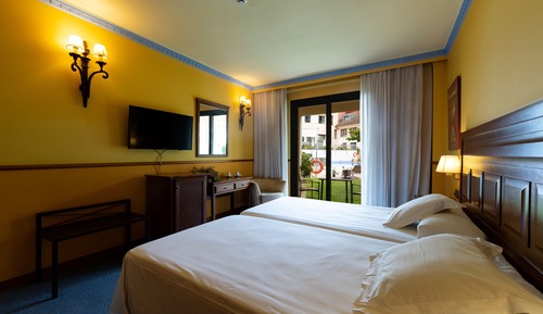 Double Room Single Use, Pool Access