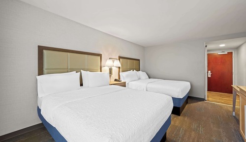 Two queen beds non smoking