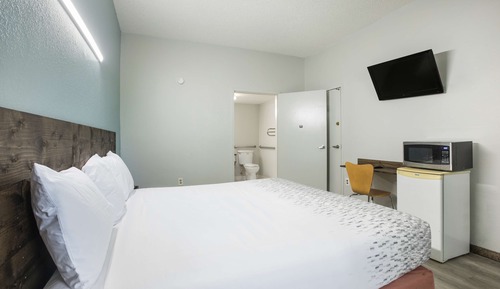 Room, 1 King Bed, Non Smoking