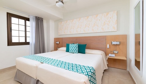 Deluxe Room (4 people)