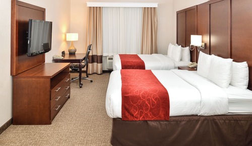 Suite, 2 Queen, Accessible, (Bathtub), Love Seat, Non Smoking