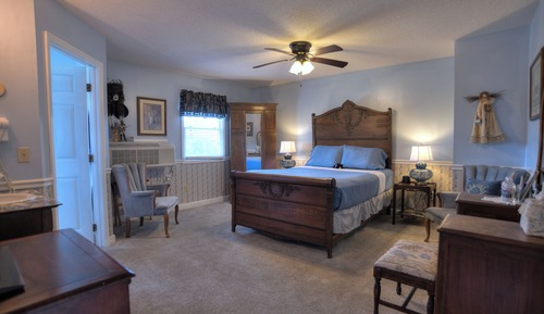 Standard Room, 1 Queen Bed, Non Smoking, Mountain View