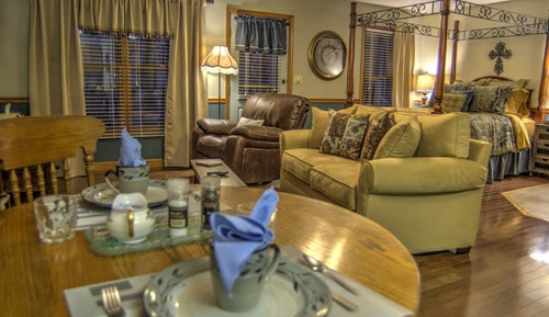 Romantic Cottage, 1 Queen Bed, Non Smoking, Jetted Tub