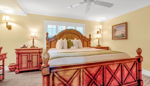Suite, 1 King Bed, Non Smoking, Ocean View