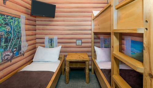 Kid Cabin Suite - Waterpark Included