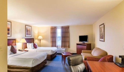 Suite, 2 Queen Beds, Non Smoking