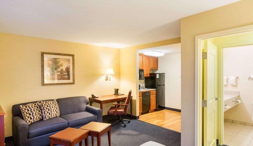 Suite, 1 King Bed, Non Smoking