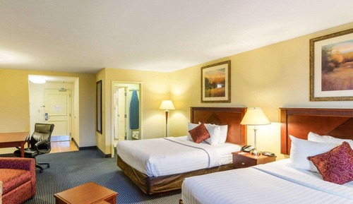 Suite, 2 Queen Beds, Accessible, Non Smoking
