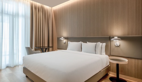 Deluxe Room, 1 Queen Bed, Non Smoking