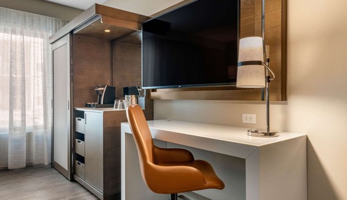 Premium Room, 1 King Bed, Balcony