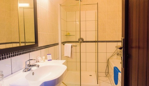 Room, 1 Queen Bed, Non Smoking, Garden View