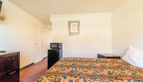 Standard Room, Multiple Beds (1)