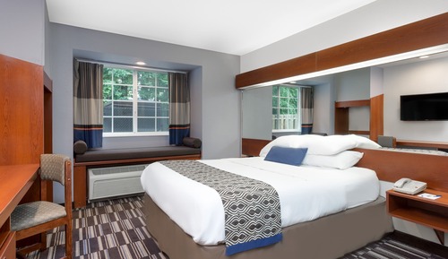 Standard Room, 1 Queen Bed, Accessible