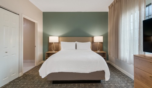 Studio Suite, 1 Queen Bed, Accessible, Kitchen