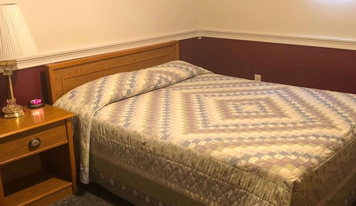 Room, 1 Queen Bed, Non Smoking, Private Bathroom