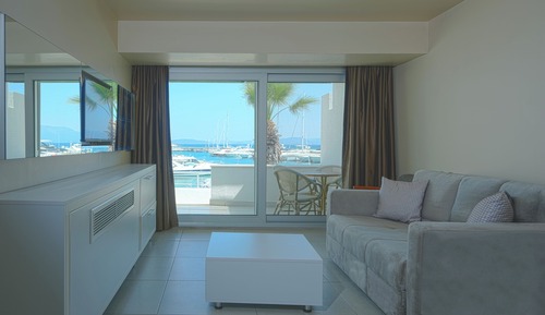 Marin Plus Room