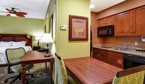 Suite, 1 King Bed, Accessible (Hearing)