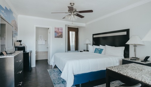 Deluxe King Room - Downstairs, Non-Smoking, No Pets