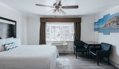 Deluxe Two Queen Bed Room - Upstairs, Non-Smoking, No Pets
