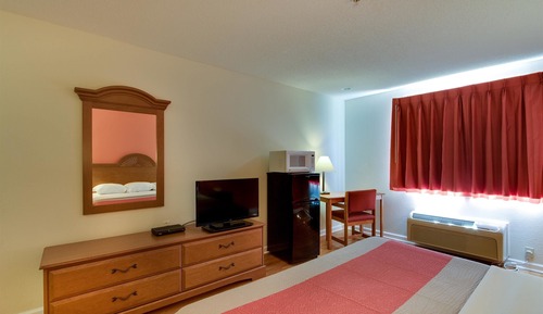 Standard Room, 1 King Bed, Accessible, Non Smoking