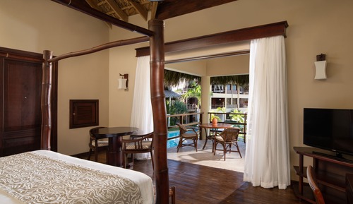 Romantic Junior Suite Pool View King