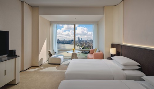Club Deluxe River View Twin