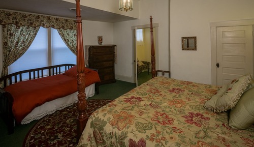 Squire Taylor Suite