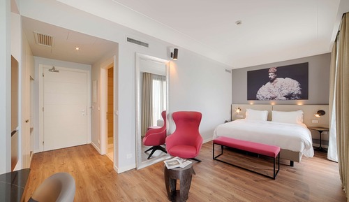 Premium Room