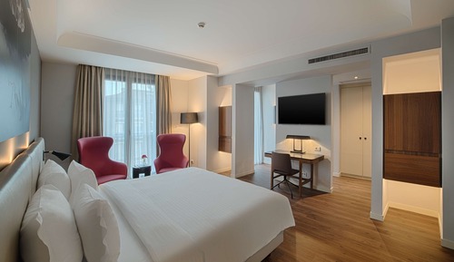 Junior Studio Suite