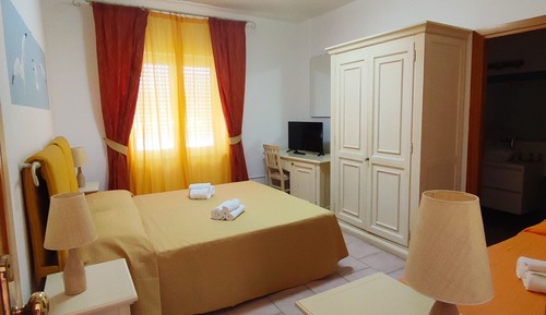 Classic Quadruple Room