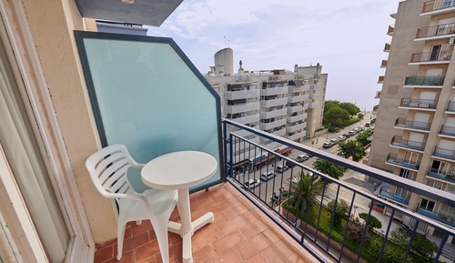 Single Room, Sea View