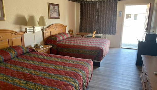 Premium 2 Double Beds with Spa Jacuzzi Tub Non-Smoking