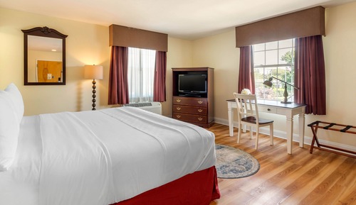 Standard Room, 1 King Bed