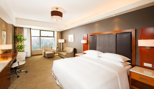 Club Room, 1 King Bed