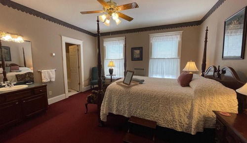 Southern Cross (Room #8)