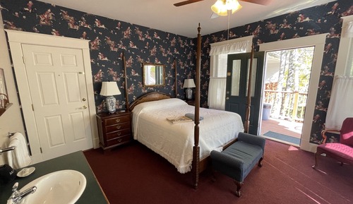 Sunny South (Room #7)