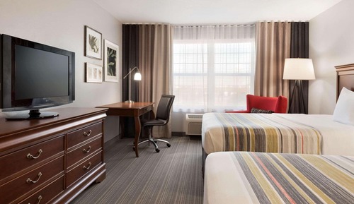 Room, 2 Queen Beds, Accessible, Non Smoking (Roll-in Shower)