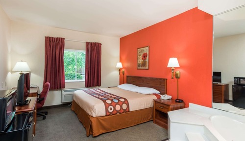 Suite, 1 King Bed, Non Smoking (Jacuzzi)