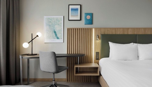 Superior Room, 1 King Bed, Courtyard View