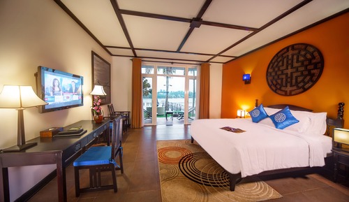Grand Deluxe, River View