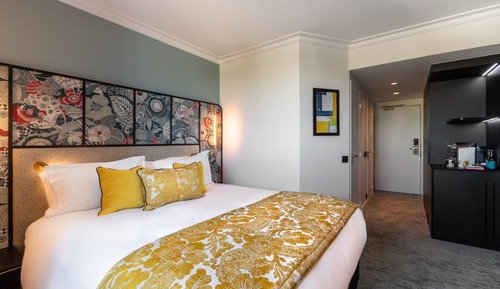 Premium Room, 1 King Bed with Sofa bed