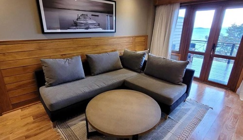 Senior Suite, 1 Queen Bed, Canal View
