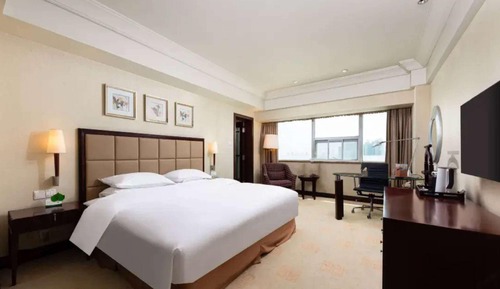Executive Deluxe King Bed Room