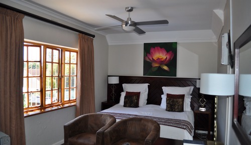 Caledon Cotswold Executive, King Bed or Twin Beds, Upper Floor, Garden View