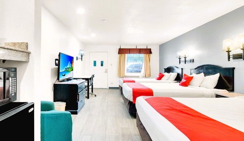 3 Queen Bed