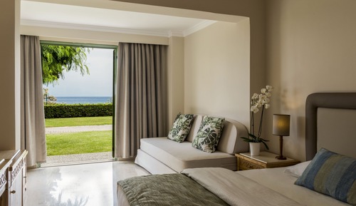 Bungalow, Sea View (Front Row)