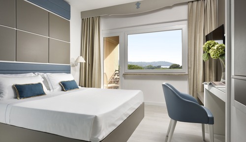 Suite, Sea View