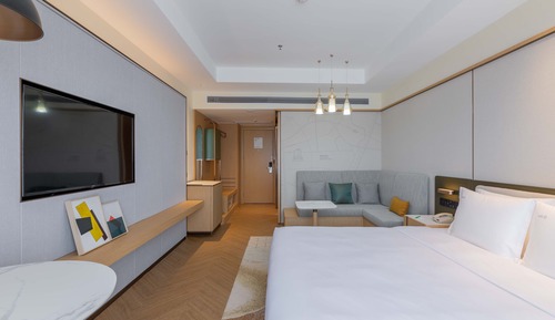 Standard Room, 1 King Bed
